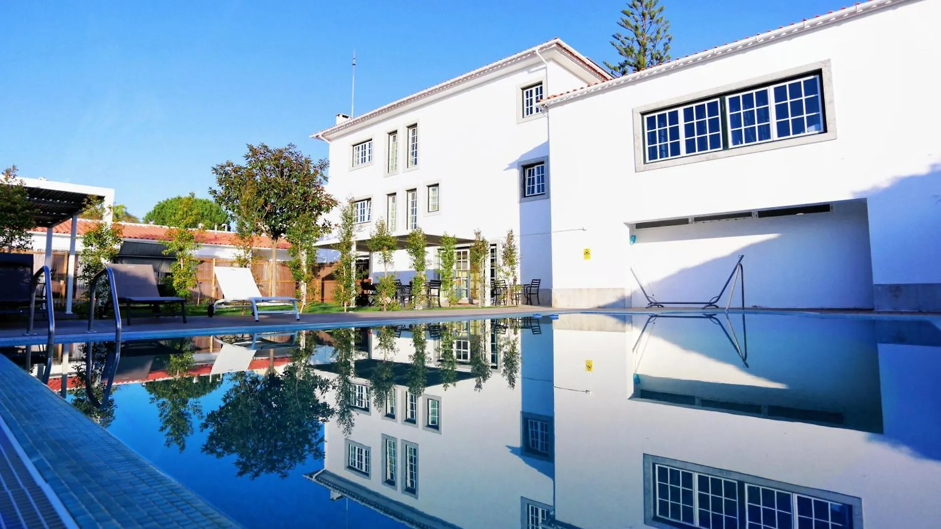 Art 4 You Carcavelos Suites location