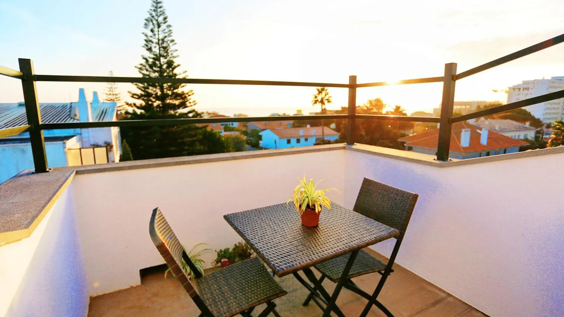 Bed & Breakfast Art 4 You Carcavelos Suites Portugal