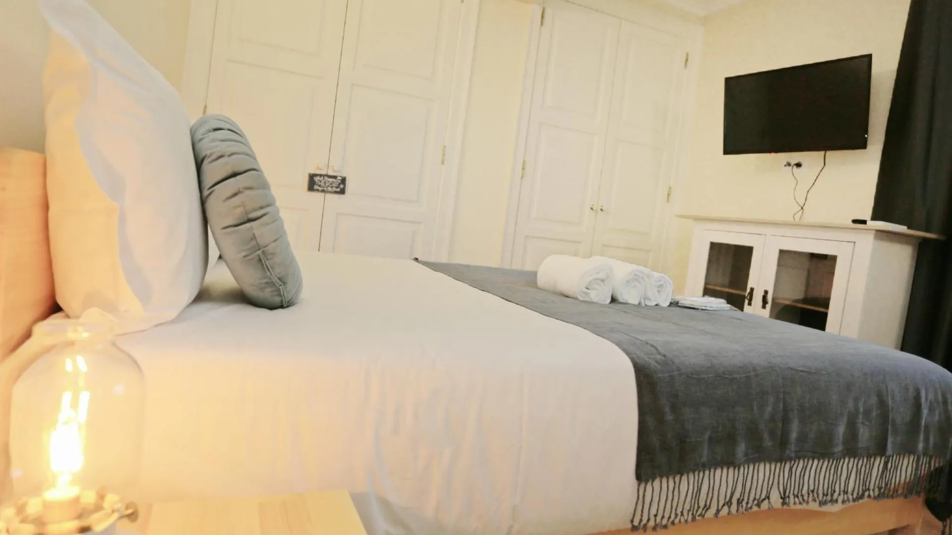 Art 4 You Carcavelos Suites